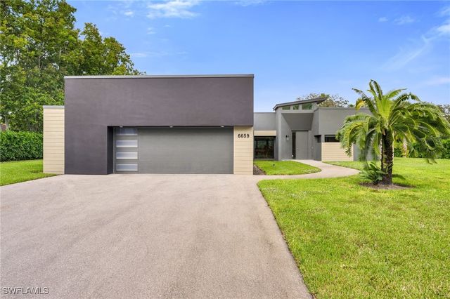 6659 Livingston Woods LN, Naples, FL 34109