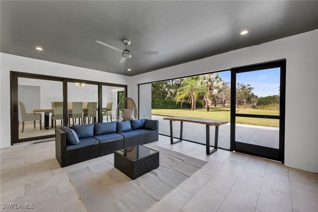 6659 Livingston Woods LN, Naples, FL 34109