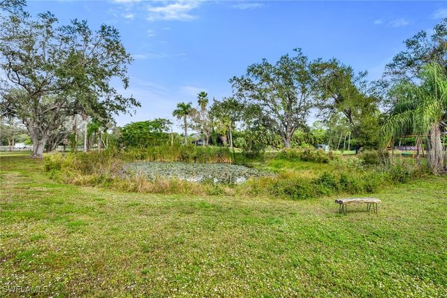 6659 Livingston Woods LN, Naples, FL 34109