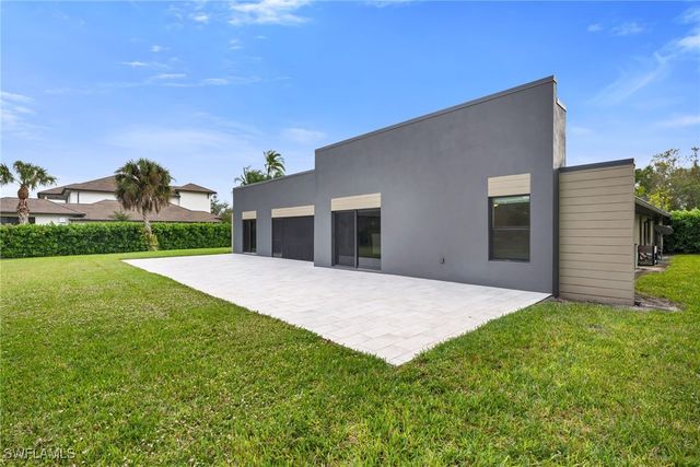 6659 Livingston Woods LN, Naples, FL 34109