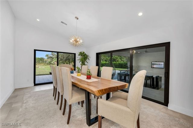 6659 Livingston Woods LN, Naples, FL 34109