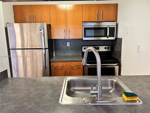 9225 SW 87th Ave A8, Miami, FL 33176