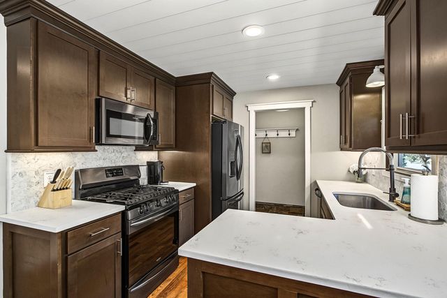 11180 Lower 167th Street W, Lakeville, MN 55044