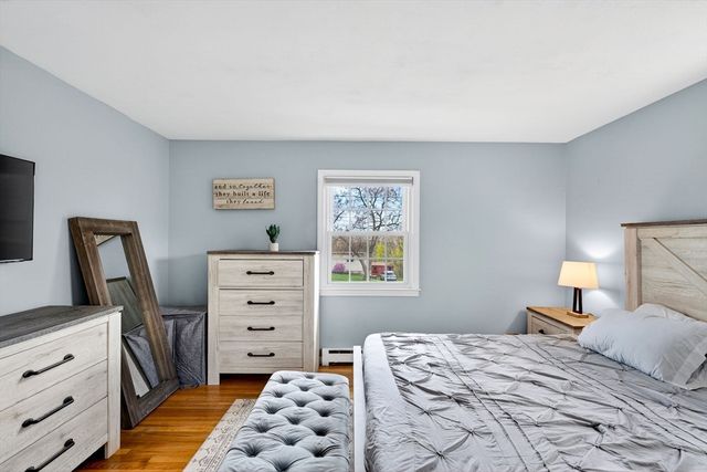 10 Meadowbrook Rd, Auburn, MA 01501