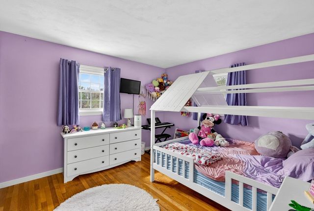 10 Meadowbrook Rd, Auburn, MA 01501