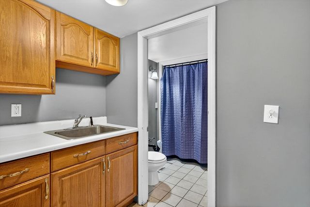 10 Meadowbrook Rd, Auburn, MA 01501