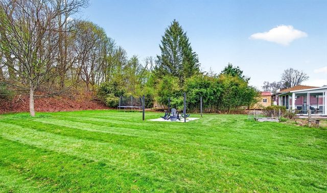 10 Meadowbrook Rd, Auburn, MA 01501