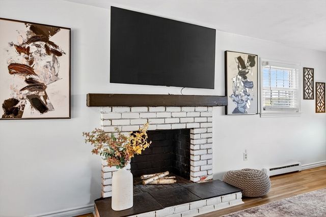 10 Meadowbrook Rd, Auburn, MA 01501