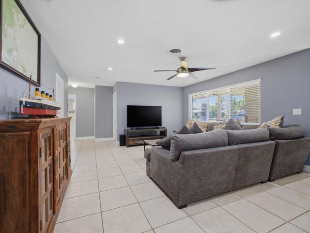 451 SE 1st Avenue A-B, Pompano Beach, FL 33060