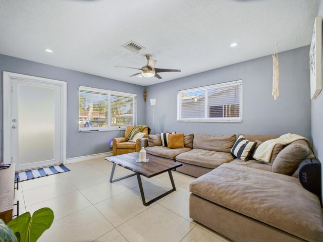 451 SE 1st Avenue A-B, Pompano Beach, FL 33060