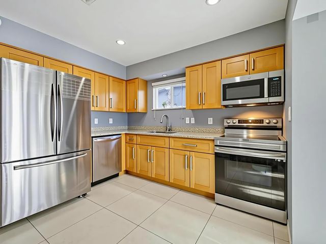 451 SE 1st Avenue A-B, Pompano Beach, FL 33060