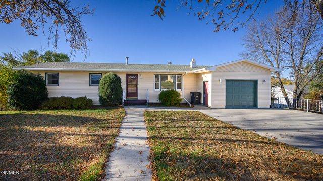 817 5th Avenue NW, Washburn, ND 58577 property photo