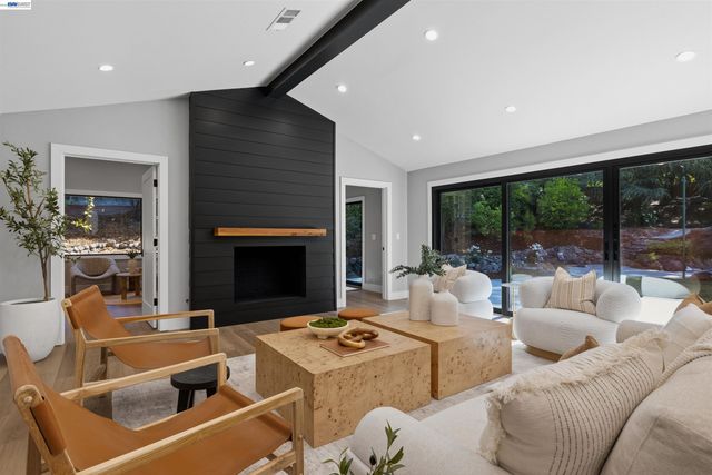 2170 Deer Oak Way, Danville, CA 94506