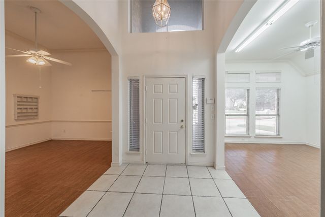 203 Arbor Park Drive, Euless, TX 76039