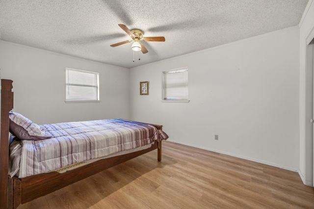 904 Spanish Trail Drive, Granbury, TX 76048