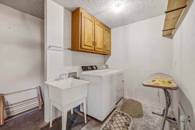 904 Spanish Trail Drive, Granbury, TX 76048