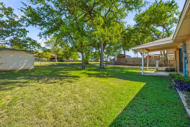 904 Spanish Trail Drive, Granbury, TX 76048