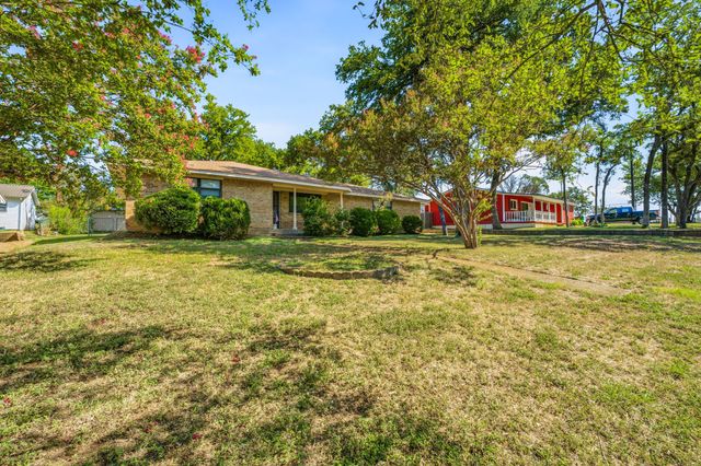 904 Spanish Trail Drive, Granbury, TX 76048