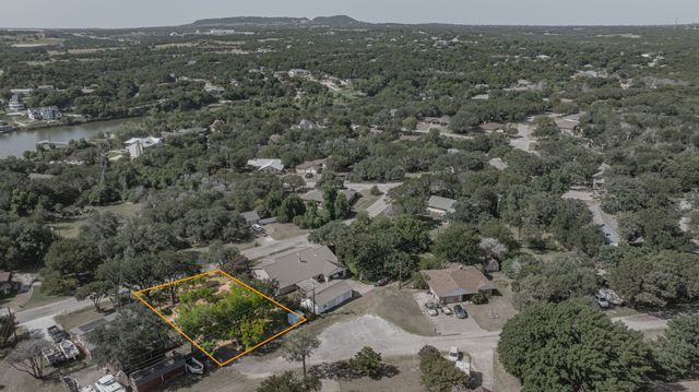 904 Spanish Trail Drive, Granbury, TX 76048