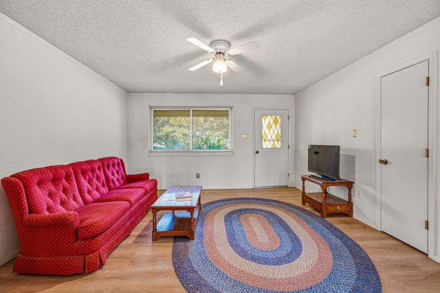 904 Spanish Trail Drive, Granbury, TX 76048