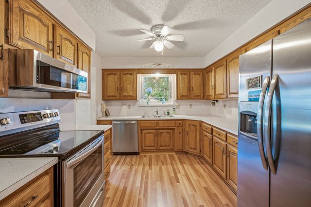 904 Spanish Trail Drive, Granbury, TX 76048