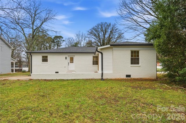 523 Biltmore Street, Mooresville, NC 28115