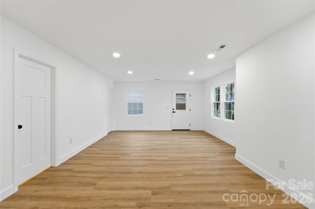 523 Biltmore Street, Mooresville, NC 28115