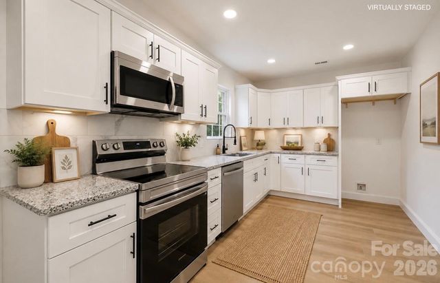523 Biltmore Street, Mooresville, NC 28115