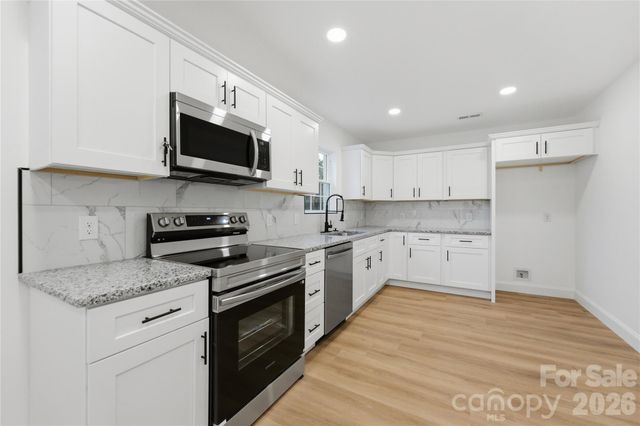523 Biltmore Street, Mooresville, NC 28115