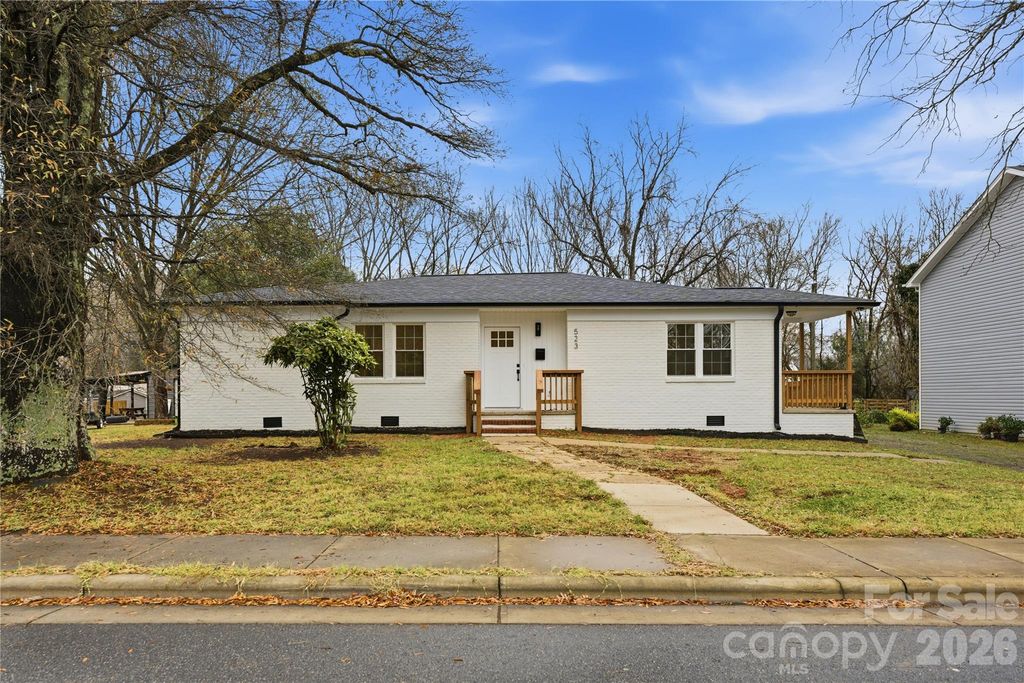 523 Biltmore Street, Mooresville, NC 28115