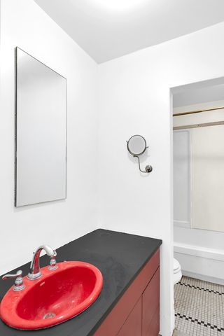 318 E 120TH Street, New York City, NY 10035