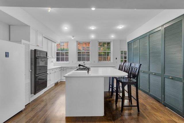 318 E 120TH Street, New York City, NY 10035