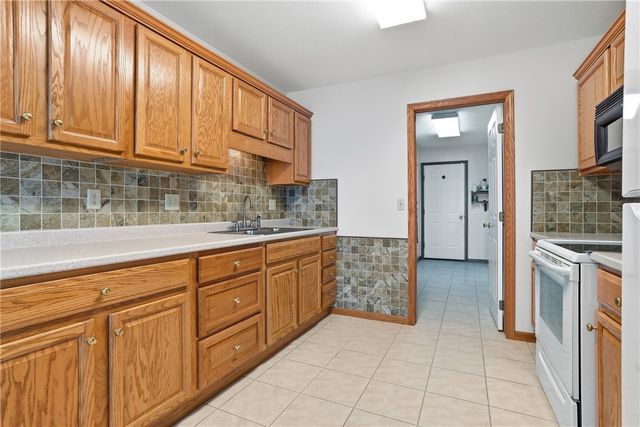 1064 Timberwood Dr, Chippewa Twp, PA 15010