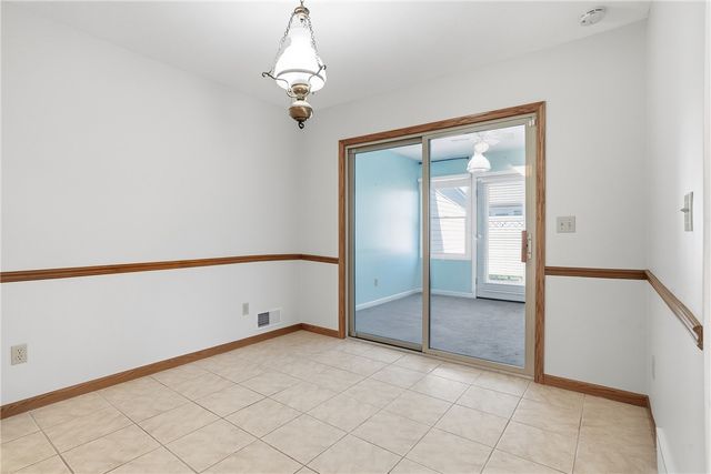 1064 Timberwood Dr, Chippewa Twp, PA 15010