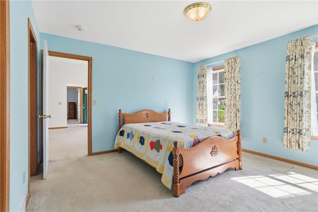 1064 Timberwood Dr, Chippewa Twp, PA 15010