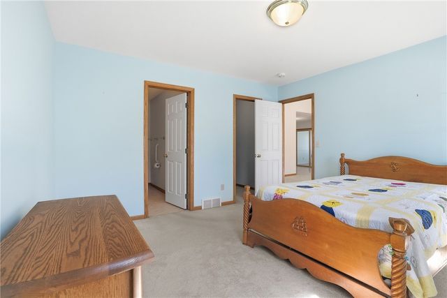 1064 Timberwood Dr, Chippewa Twp, PA 15010