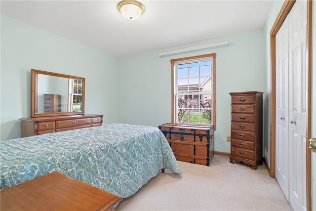 1064 Timberwood Dr, Chippewa Twp, PA 15010