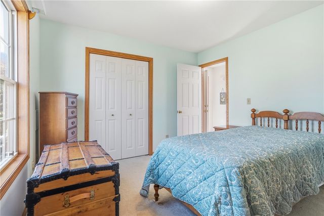 1064 Timberwood Dr, Chippewa Twp, PA 15010