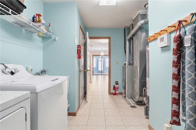 1064 Timberwood Dr, Chippewa Twp, PA 15010