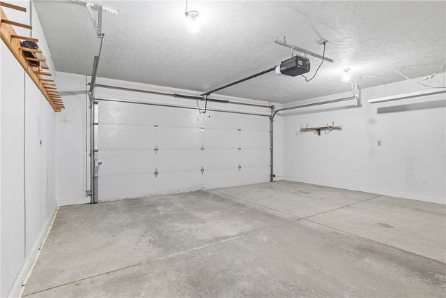 1064 Timberwood Dr, Chippewa Twp, PA 15010
