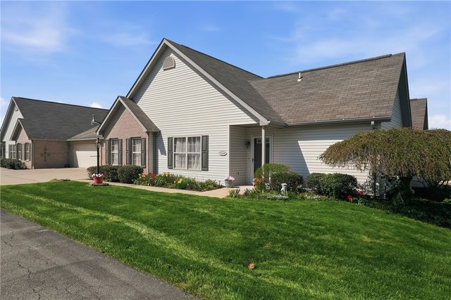 1064 Timberwood Dr, Chippewa Twp, PA 15010