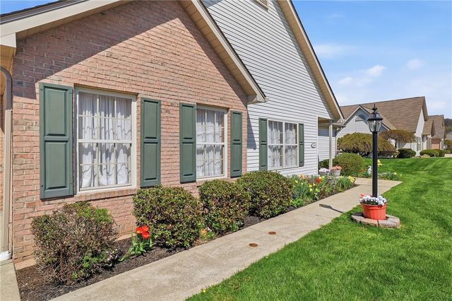 1064 Timberwood Dr, Chippewa Twp, PA 15010