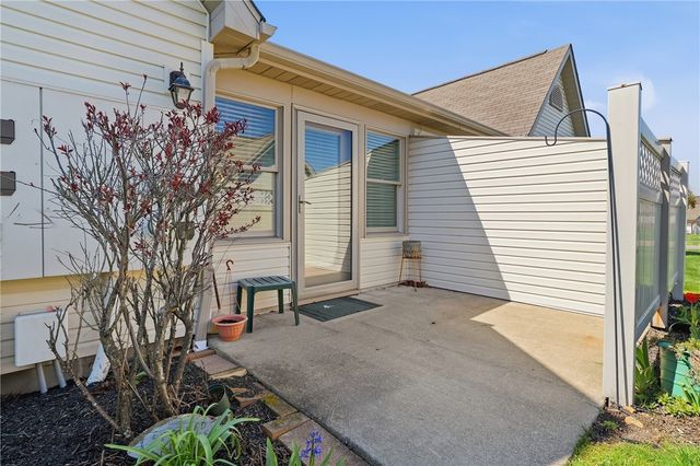 1064 Timberwood Dr, Chippewa Twp, PA 15010