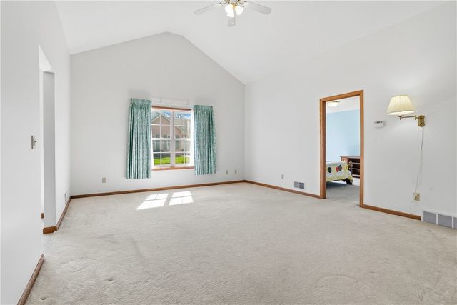 1064 Timberwood Dr, Chippewa Twp, PA 15010