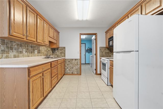 1064 Timberwood Dr, Chippewa Twp, PA 15010