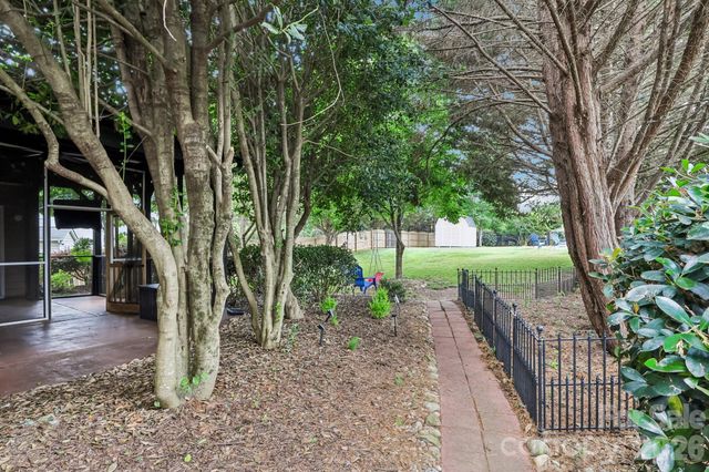 13713 Delstone Drive, Huntersville, NC 28078