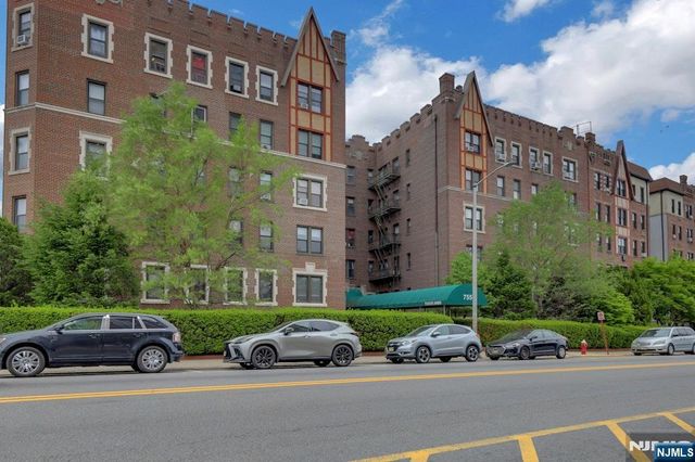 755 Anderson Avenue 5i, Cliffside Park, NJ 07010
