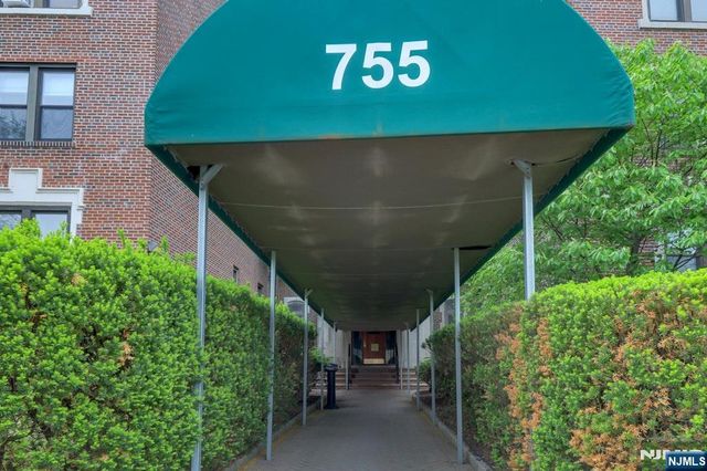 755 Anderson Avenue 5i, Cliffside Park, NJ 07010