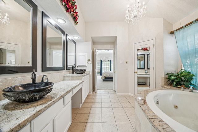 15706 Park Center Way, Houston, TX 77059