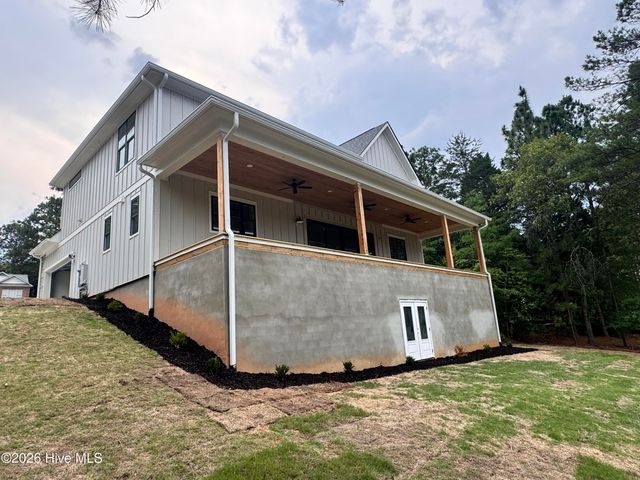 16 Overpeck Lane, Pinehurst, NC 28374